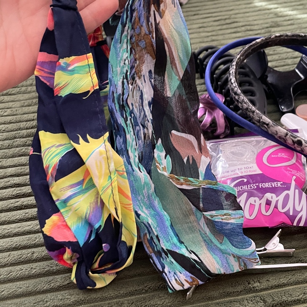 Hair Accessory Bundle - Picture 4 of 5